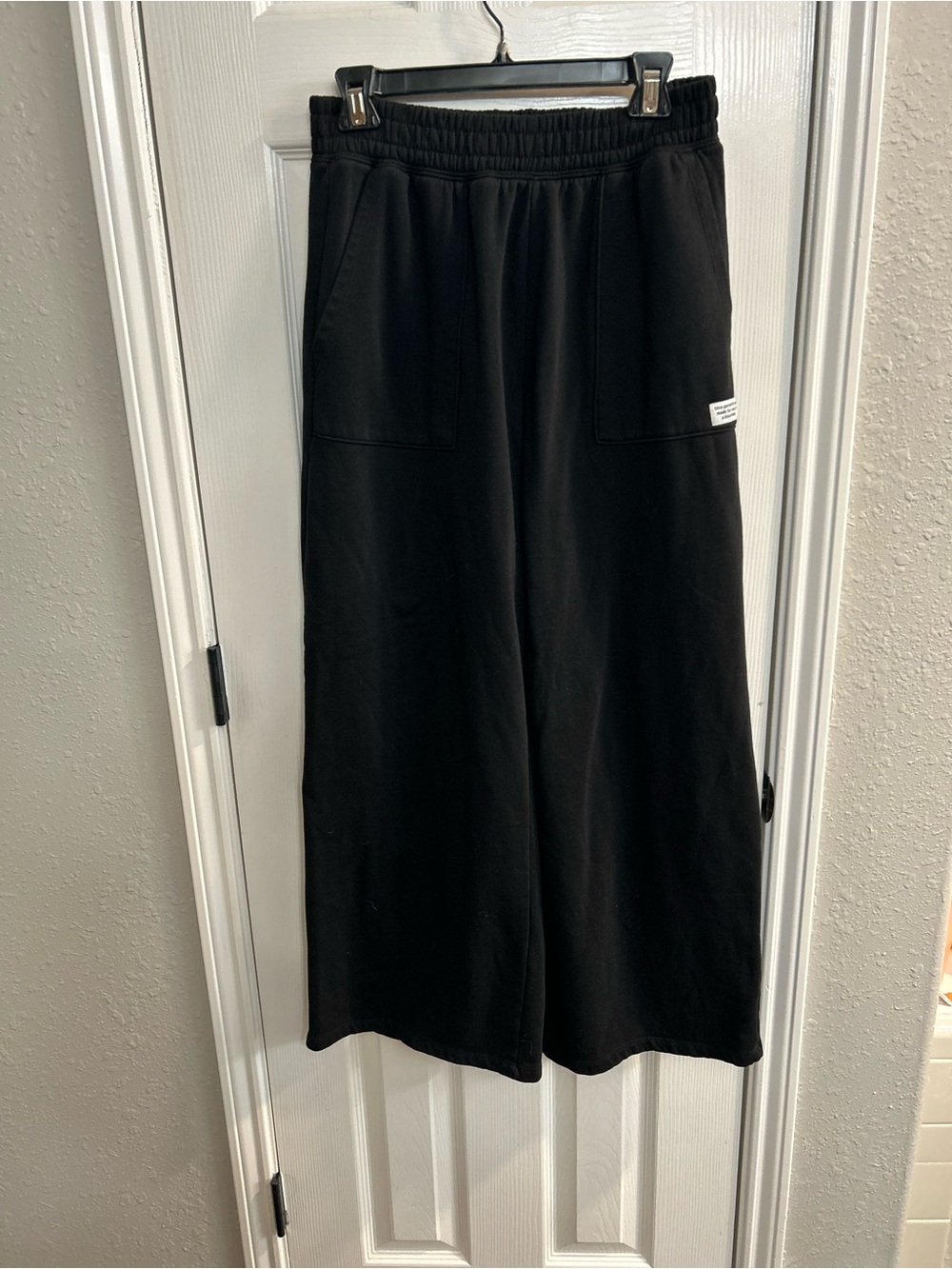Divided Women's black wide leg sweatpants size medium